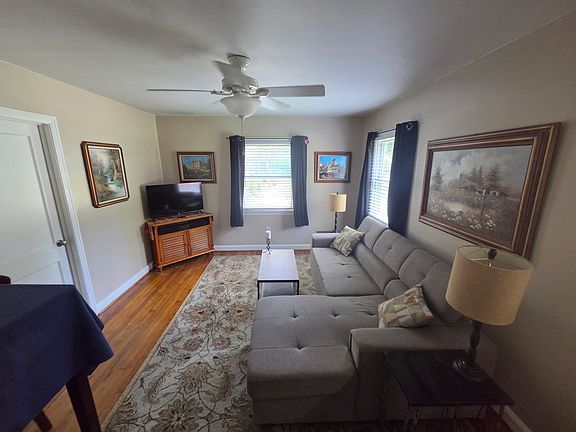 2nd image of 2718 Ashton St