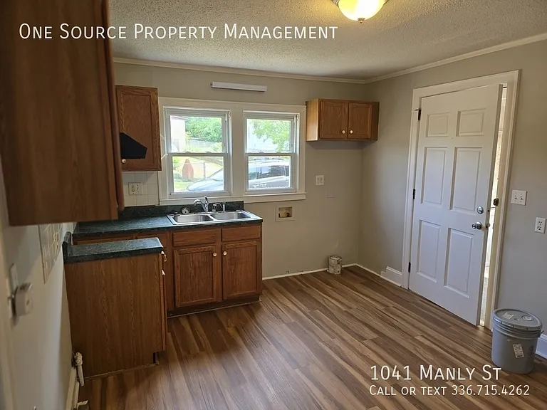 1041 Manly St — Photo 6