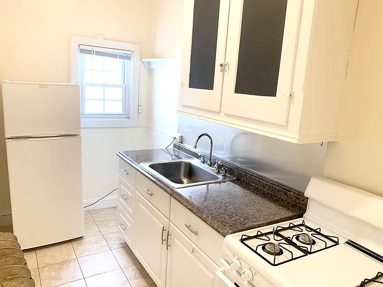 186 Waterman St #1 — Photo 12