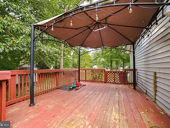 4th image of 37398 Lakeland Dr