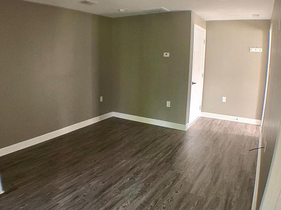 2nd image of 221 S Loudoun St APT 2