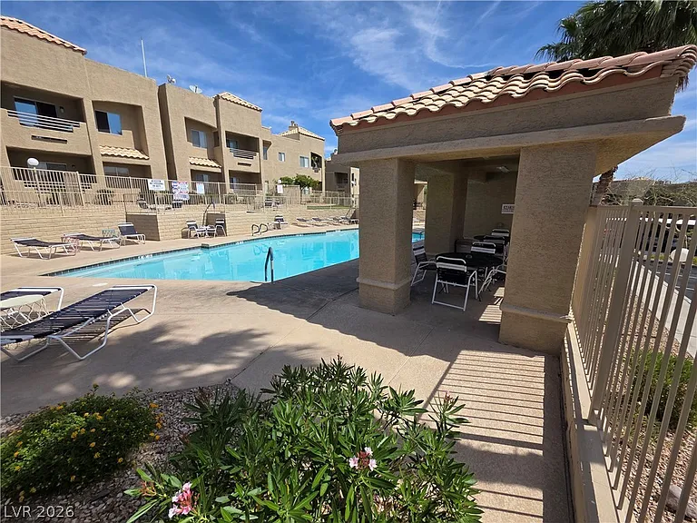 2200 Highpointe Dr #201 — Photo 21