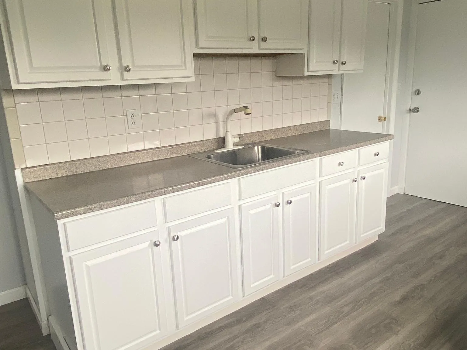 1 bed, 650 sqft, $1,900 — Photo 2