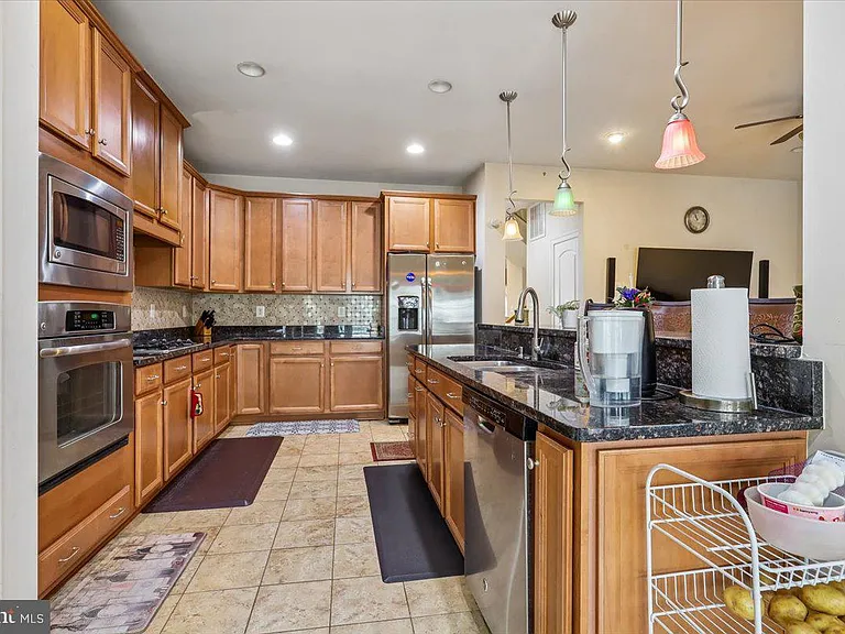 25128 Deerhurst Ter — Photo 10