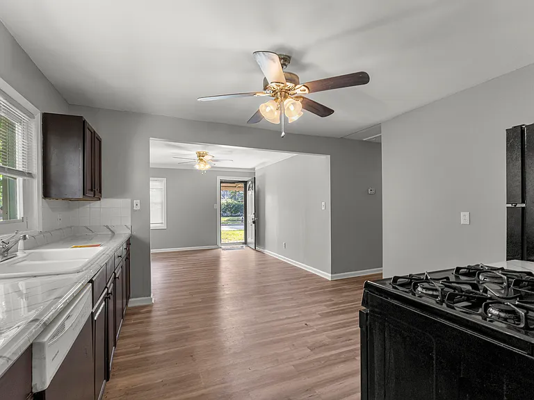 5228 Fletcher St — Photo 15