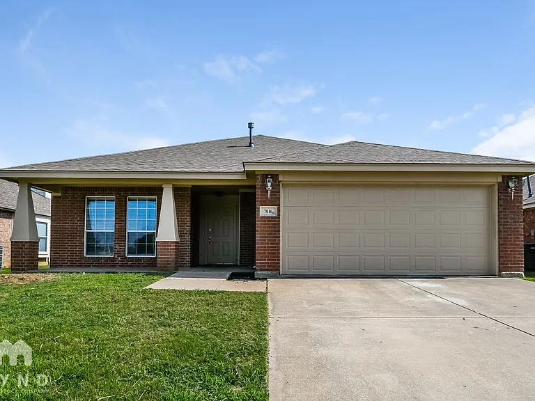 7016 Seton Hall Dr — Photo 1