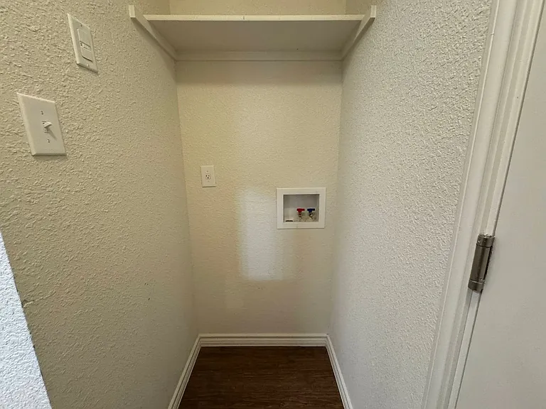 1537 Justin Loop — Photo 27