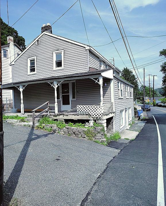 1st image of 213A Lungren Rd