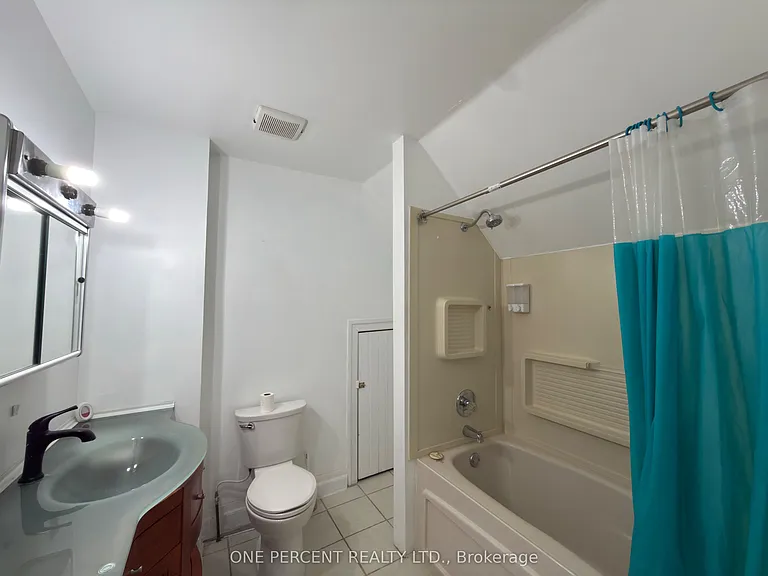 5082 Saint Lawrence Ave — Photo 16
