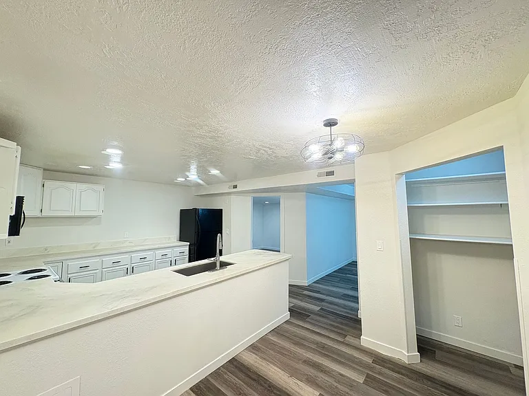 1026 N 1100 W — Photo 8