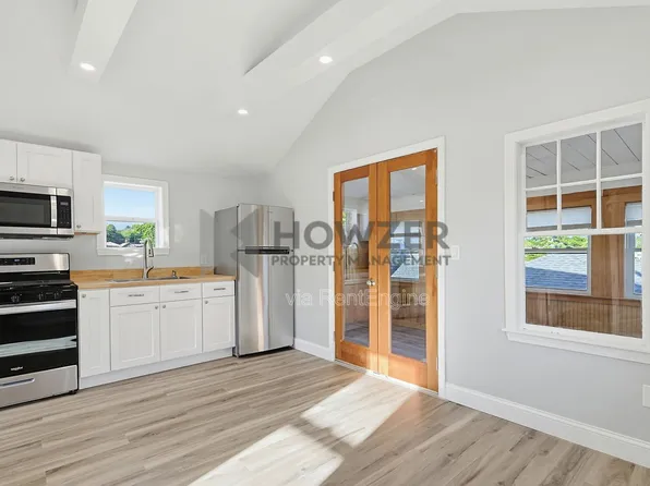 35 Riverside Dr, Onset, MA