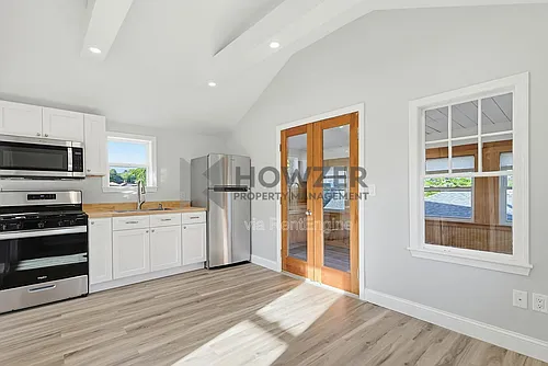 35 Riverside Dr Photo 1
