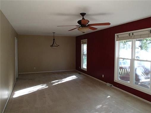 4th image of 27 Circle Dr