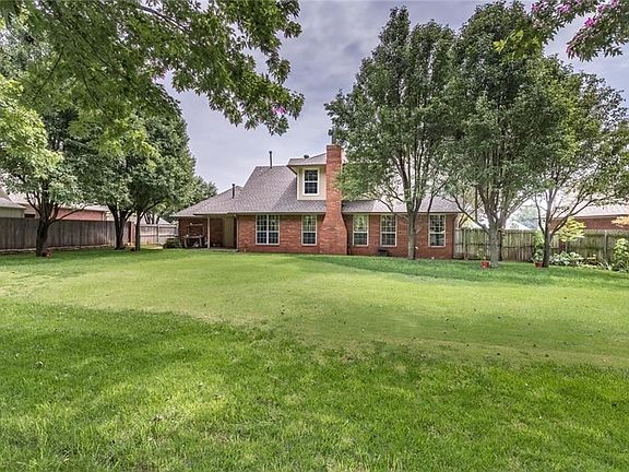 3rd image of 11309 Kingsgate Ln
