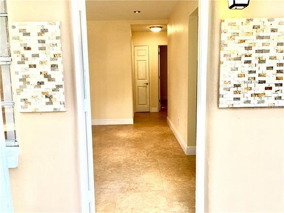 3rd image of 1405 E Hanna Ave