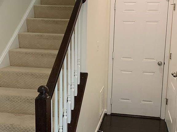 Foyer/Entrance area
