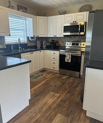 2nd image of 10706 W Beach Pkwy