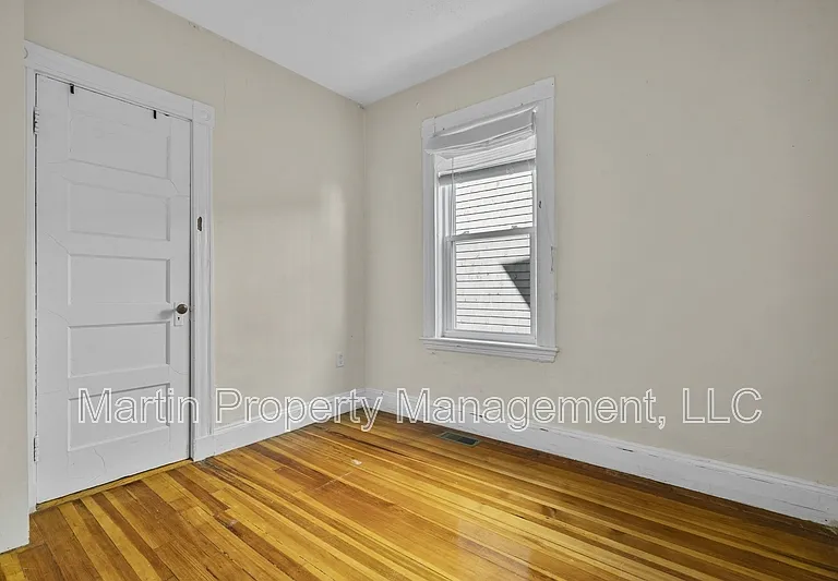 31 Harold St #A — Photo 7