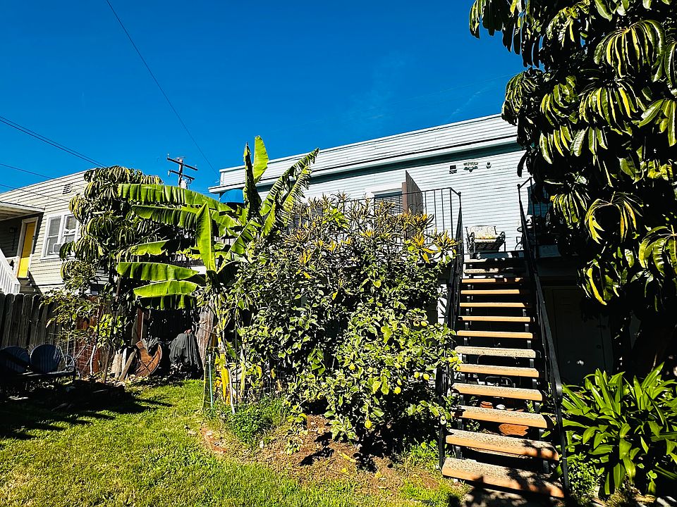 1st image of 1525 E 1st St