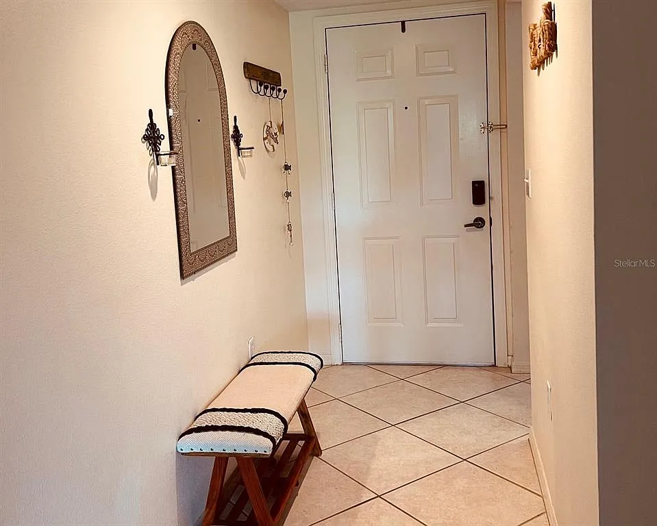 2 bed, 2.0 bath, 1106 sqft, $5,500 — Photo 2