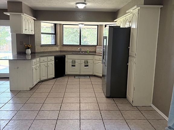 5th image of 7706 NW Lawton Ave