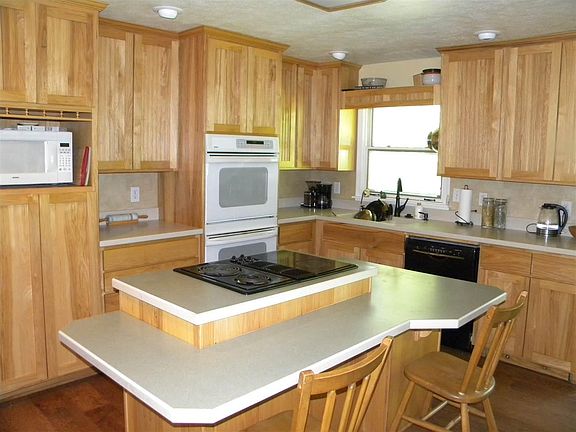 2nd image of 8662 N Dogwood Pl