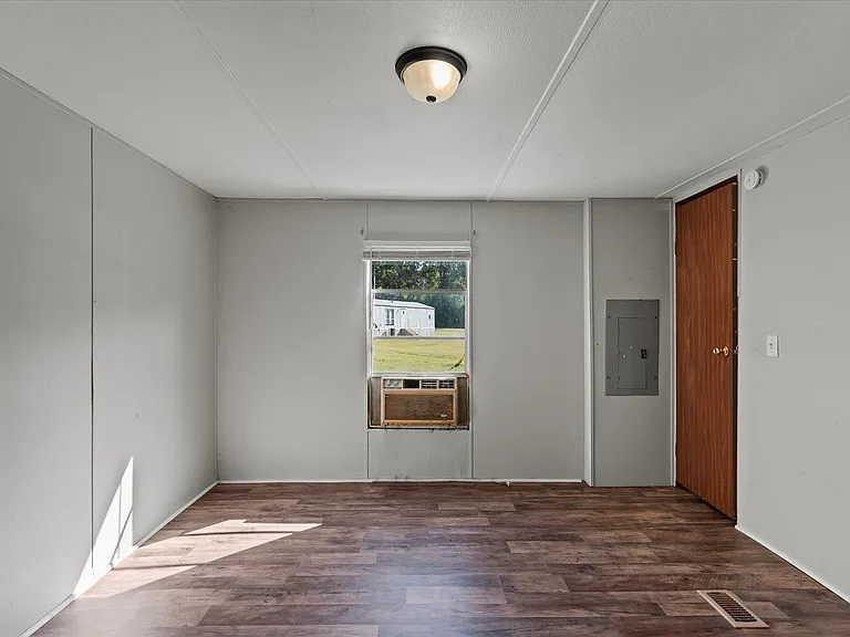 107 Cameron Cir — Photo 10