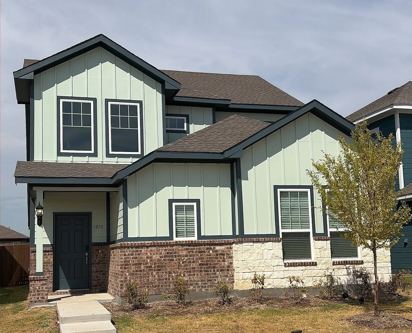 1810 Bluebonnet Ln — Photo 1