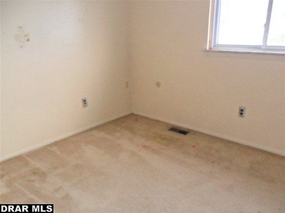 4th image of 28119 Rose Ave
