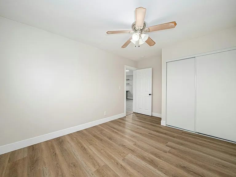 4022 42nd St #2 — Photo 13