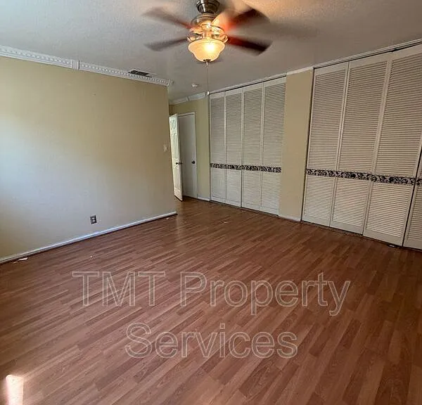 930 Graywood Cir — Photo 24