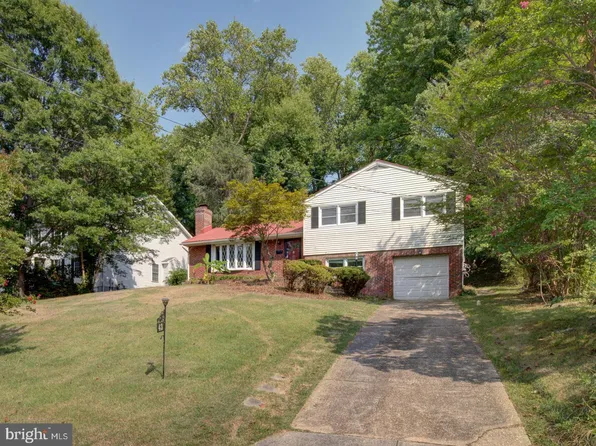 43 Lakeside Dr, Greenbelt, MD 20770