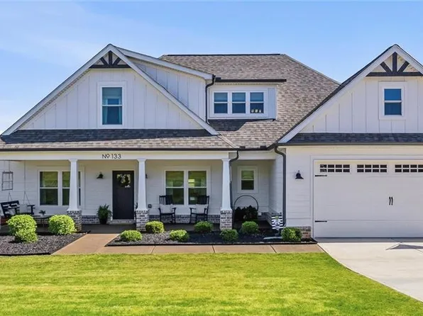 133 Alexander Lakes Dr, Eatonton, GA 31024