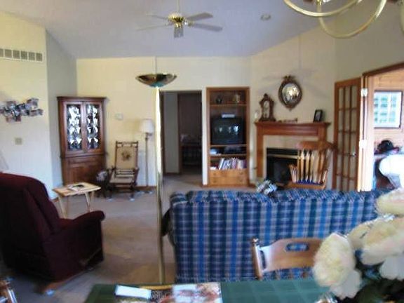4th image of 4283 Fall Lake Dr