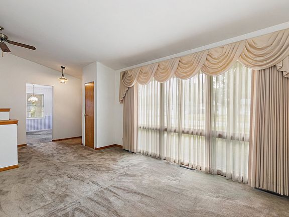 4th image of 181 Terry Ct