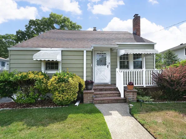 418 Asharoken Boulevard, Bay Shore, NY 11706