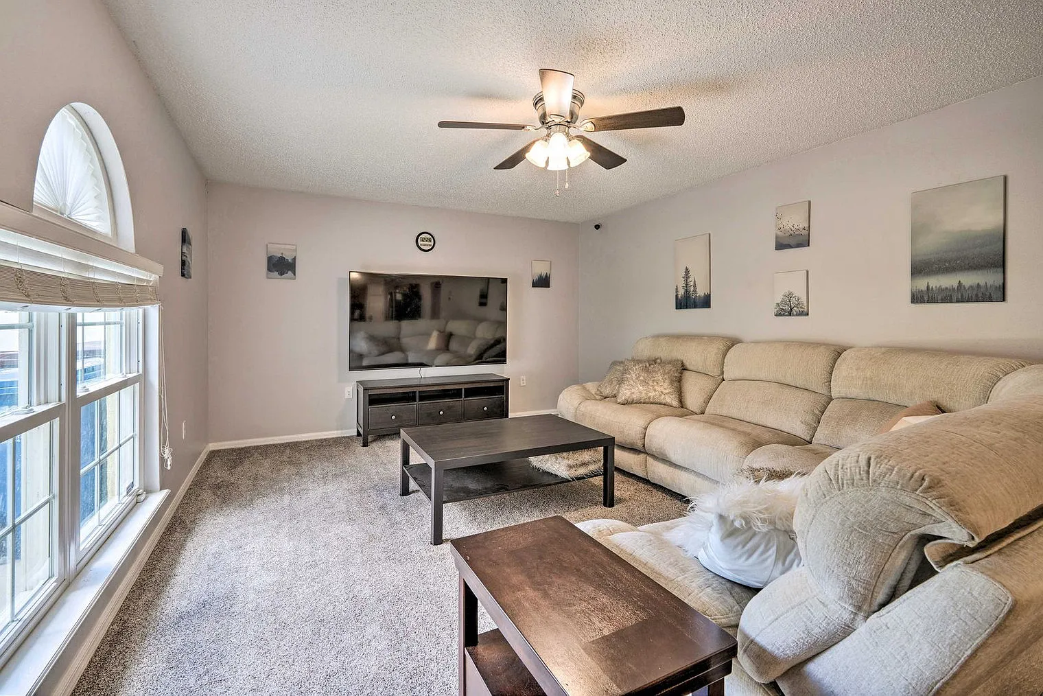 4 bed, 2.0 bath, 2873 sqft, $3,090 — Photo 2