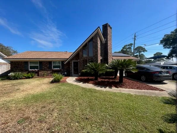 2 Royal Palm Ct, Mary Esther, FL 32569