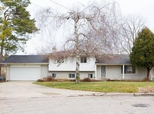 1208 Pomona Ct, Fenton, MI