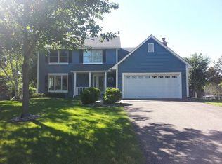 280 Mountain View Ct, Chanhassen, MN 55317