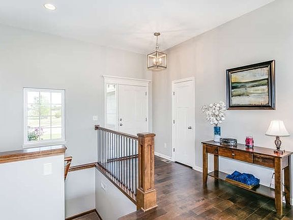 3rd image of 1275 N Countrywalk St