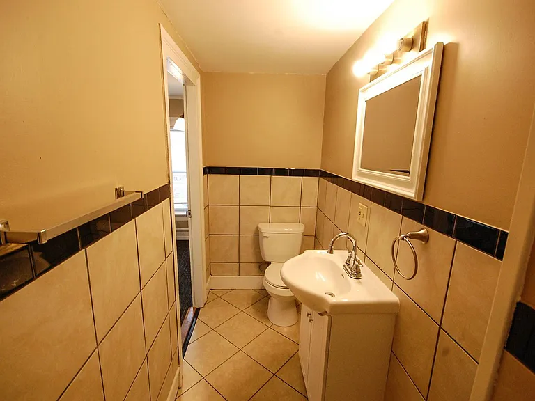 716 Benton St #1-4 — Photo 18