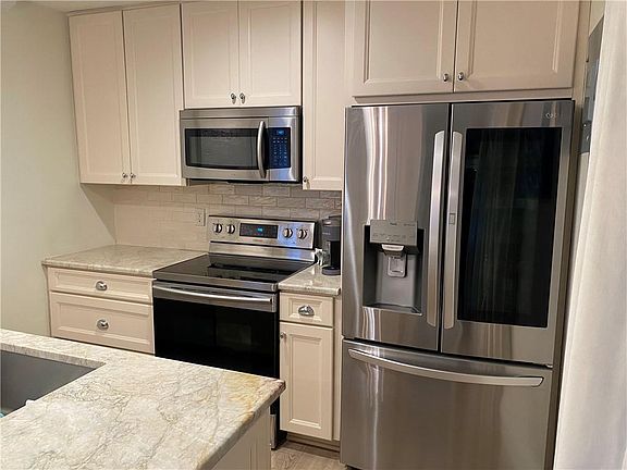 4th image of 2601 Metairie Lawn Dr Unit 102