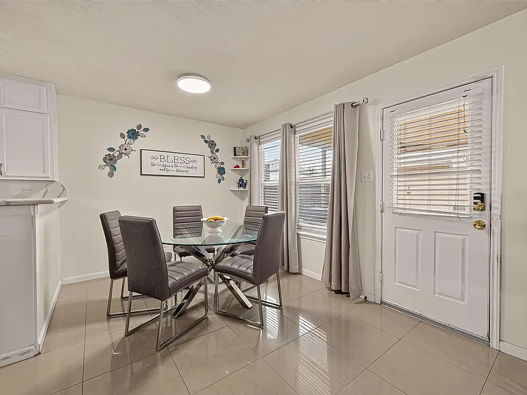 10931 View Pointe Ln — Photo 6