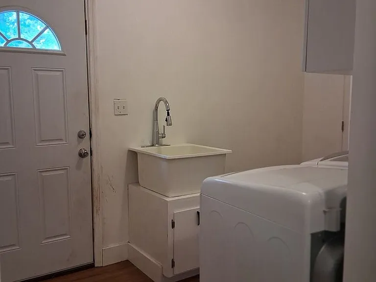 516 Hartfield St — Photo 5