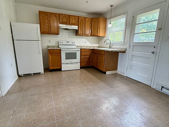2nd image of 29 Turner Dr #3