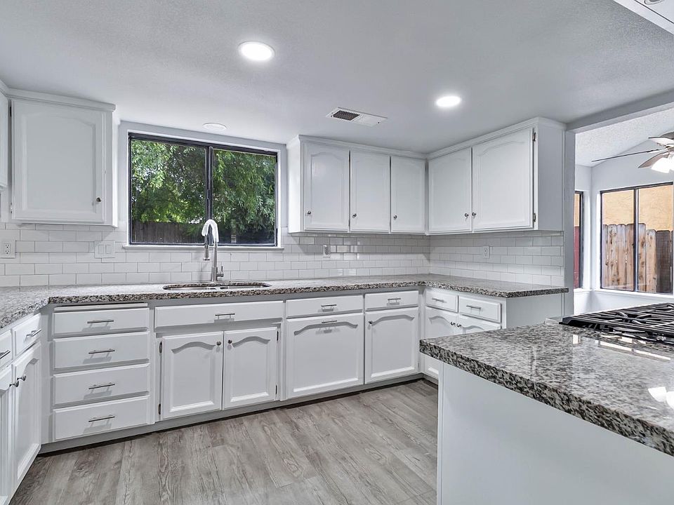 7th image of 2244 N Prospect Ave