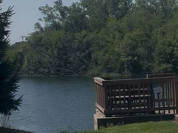 5th image of 52 Lakeshore Dr