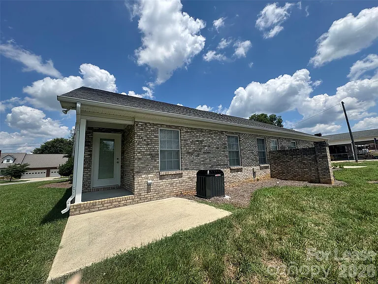1025 Church St — Photo 17