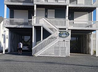 3842 Island Dr, North Topsail Beach, NC 28460